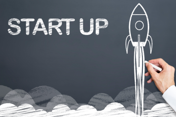 Antônio Fernando Ribeiro Pereira destaca como a parceria entre startups e governo cria ecossistemas que impulsionam inovação e eficiência pública.