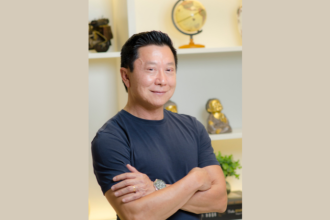 Milton Seigi Hayashi esclarece dúvidas sobre a lipoaspiração e reforça a importância do acompanhamento médico especializado.