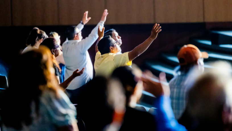Descubra com Jose Eduardo De Oliveira e Silva o poder da adoração eucarística para renovar a alma e organizar a vida.
